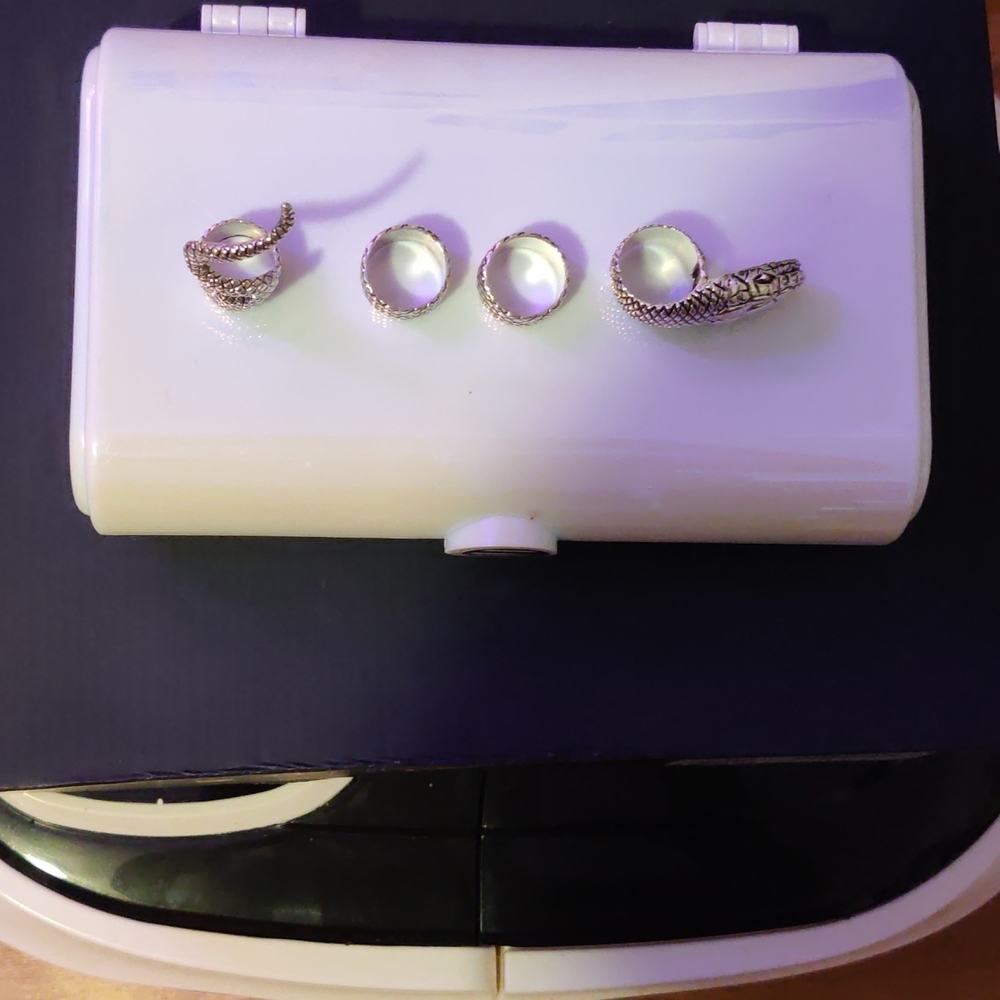 Ring - Picture 2 of 4